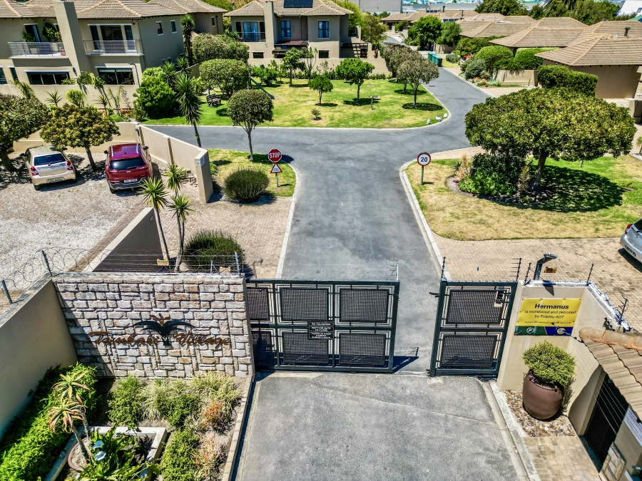 3 Bedroom Property for Sale in Sandbaai Western Cape